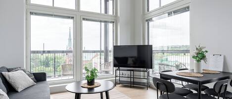 Family Apartment | Living room | Flat-screen TV