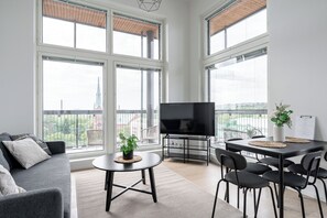Living room - 3BR Modern Loft Penthouse with Sauna & Parking (Tampere)