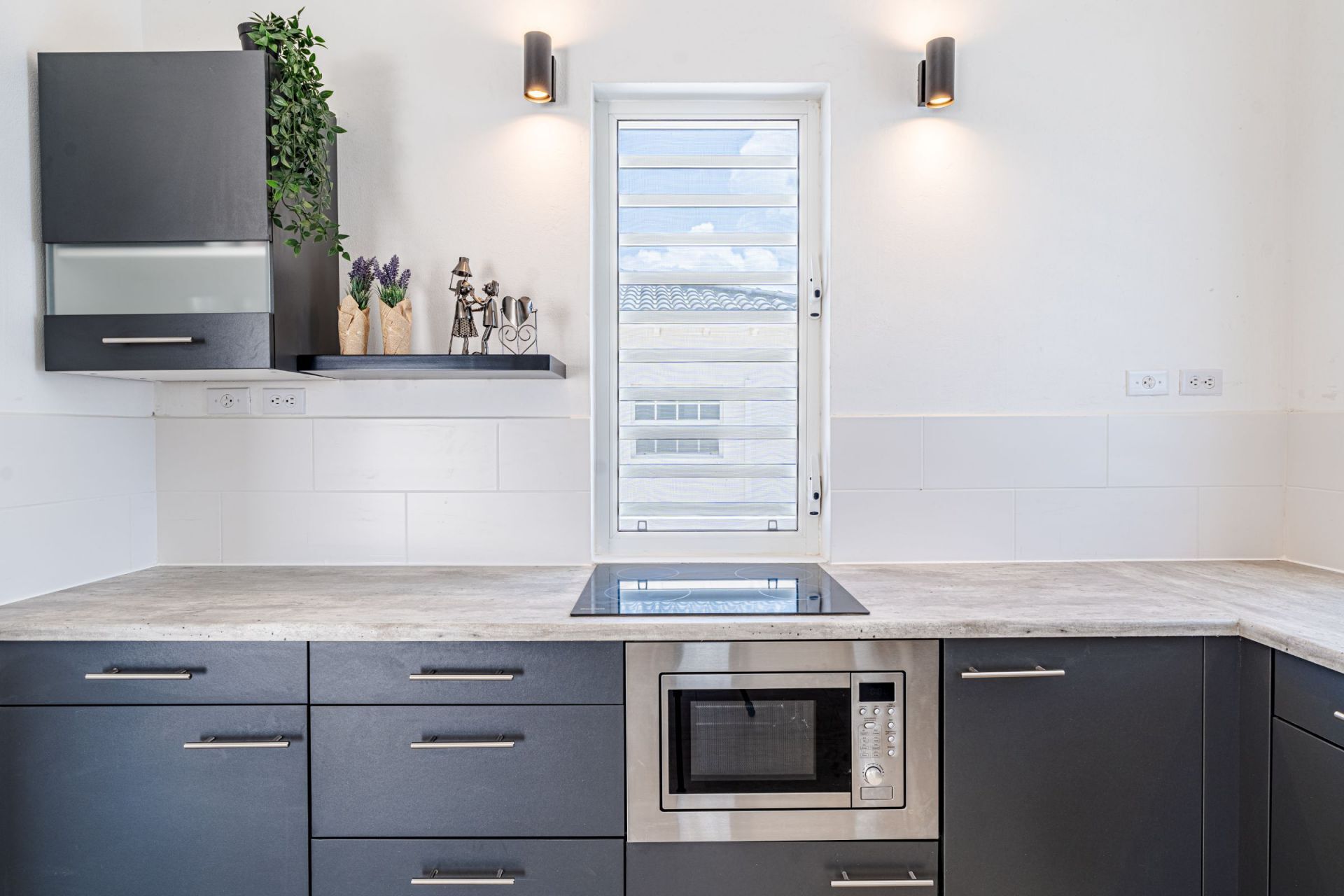 Refrigerador, microondas, horno y lavavajillas 