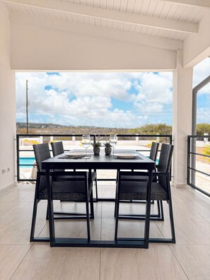 Dining - Private Villa "Carolina" on AYO Bonaire (Kralendijk)