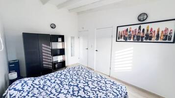 2 bedrooms, free WiFi, bed sheets