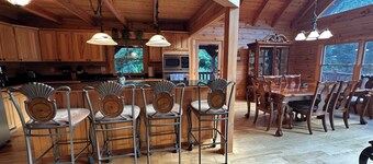 A Slice of Salisbury-Pool, Hottub 10 Acre