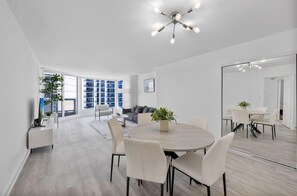 Interior - 2 Bedroom BayViews | Long Stay (Miami)