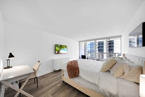 2 bedrooms, desk, iron/ironing board, WiFi