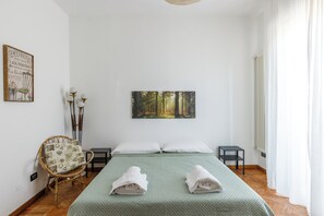 3 Schlafzimmer, Schreibtisch, Bügeleisen/Bügelbrett, kostenloses WLAN