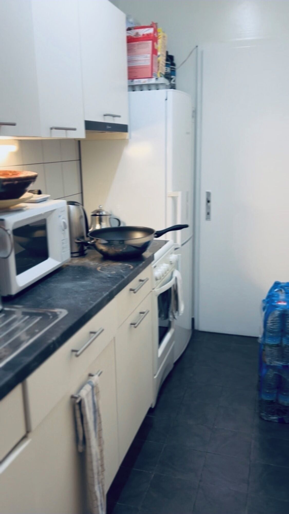 Micro-ondes, four, plaque de cuisson