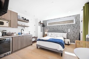 1 chambre, fer et planche à repasser, Wi-Fi, draps fournis