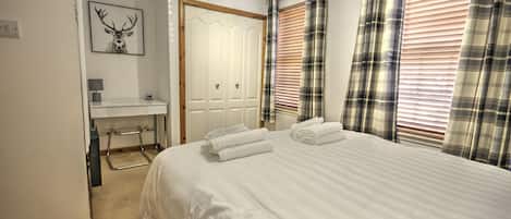 1 bedroom, desk, iron/ironing board, WiFi