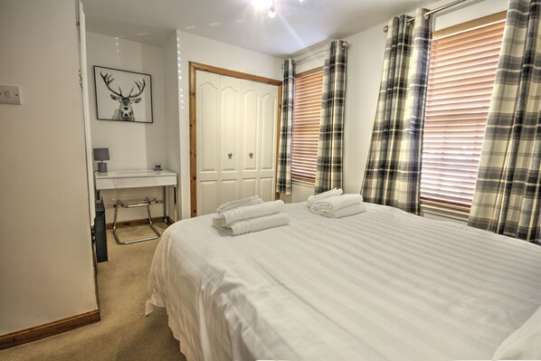 1 bedroom, desk, iron/ironing board, WiFi