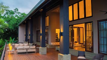 Exclusive Villa | 5 bedrooms, in-room safe, blackout curtains, soundproofing