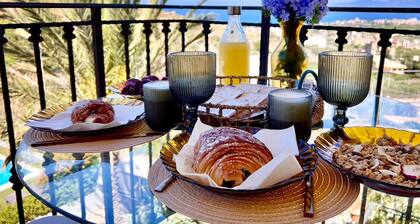 Romantic B&B with flower bath and sea view in fabulous Bagheria, Palermo