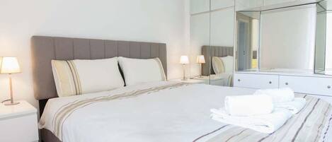 2 soverom, strykejern/-brett, wi-fi og sengetøy