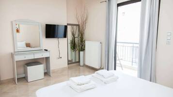 2 makuuhuonetta, työpöytä, silitysrauta/-lauta, Wi-Fi