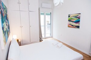 2 habitaciones, tabla de planchar con plancha, wifi y ropa de cama 