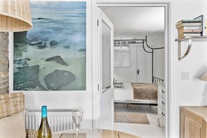 1 غرفة نوم ومكواة/لوح كي وواي فاي وملاءات أسرّة