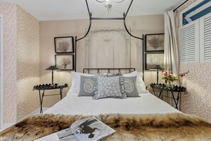 1 chambre, fer et planche Ă repasser, Wi-Fi, draps fournis