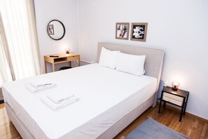 2 bedrooms, desk, iron/ironing board, WiFi