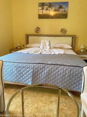 1 bedroom, WiFi, bed sheets - Cozy apartments, pool, near the beach. Family-friendly, pet-friendly. Book now! (Nesebar)