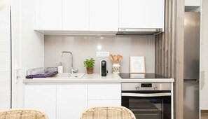 Fridge, oven, stovetop, coffee/tea maker - Comfortable 2 Bd Apt near Sintagma Square (Athens)