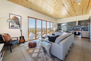 Televisión, oficina