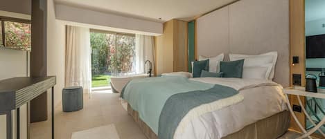 5 bedrooms, desk, iron/ironing board, free WiFi