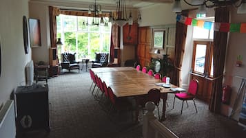 Chambre Double Classique, vue cour intérieure | Espace de travail pour ordinateur portable, Wi-Fi gratuit