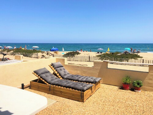 Les Coquillages Exceptional site Seafront house directly on Naturist beach