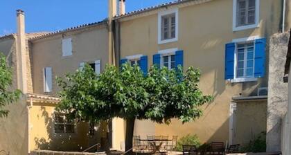 180m2 house with swimming pool in the village. Small & medium dogs accepted