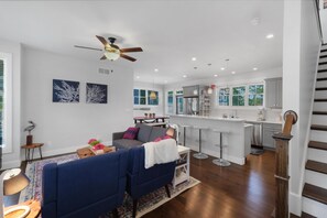 Hus, 1 queensize-seng (Poolside Paradise) | Spiseområde