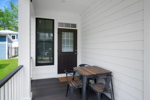 独立别墅, 1 张大床 (Poolside Paradise) | 室外用餐