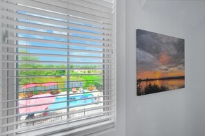 Hus, 1 queensize-seng (Poolside Paradise) | Innvendig