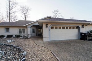 Exterior - Cozy Escape with Golf Course Views! (Hot Springs Village)