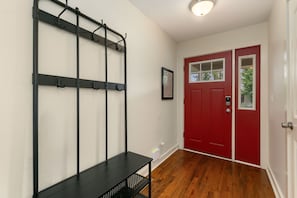 ハウス ベッド (複数台) パティオ ガーデンビュー (455 N Sherwood Street) | 内装