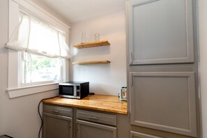 Interior - NEW LISTING! Casa Azul: King Beds, Close 2 Broadway HOT Tub with Private Yard (Nashville)