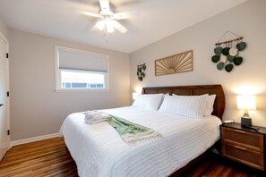 3 Schlafzimmer, Schreibtisch, Bügeleisen/Bügelbrett, kostenloses WLAN