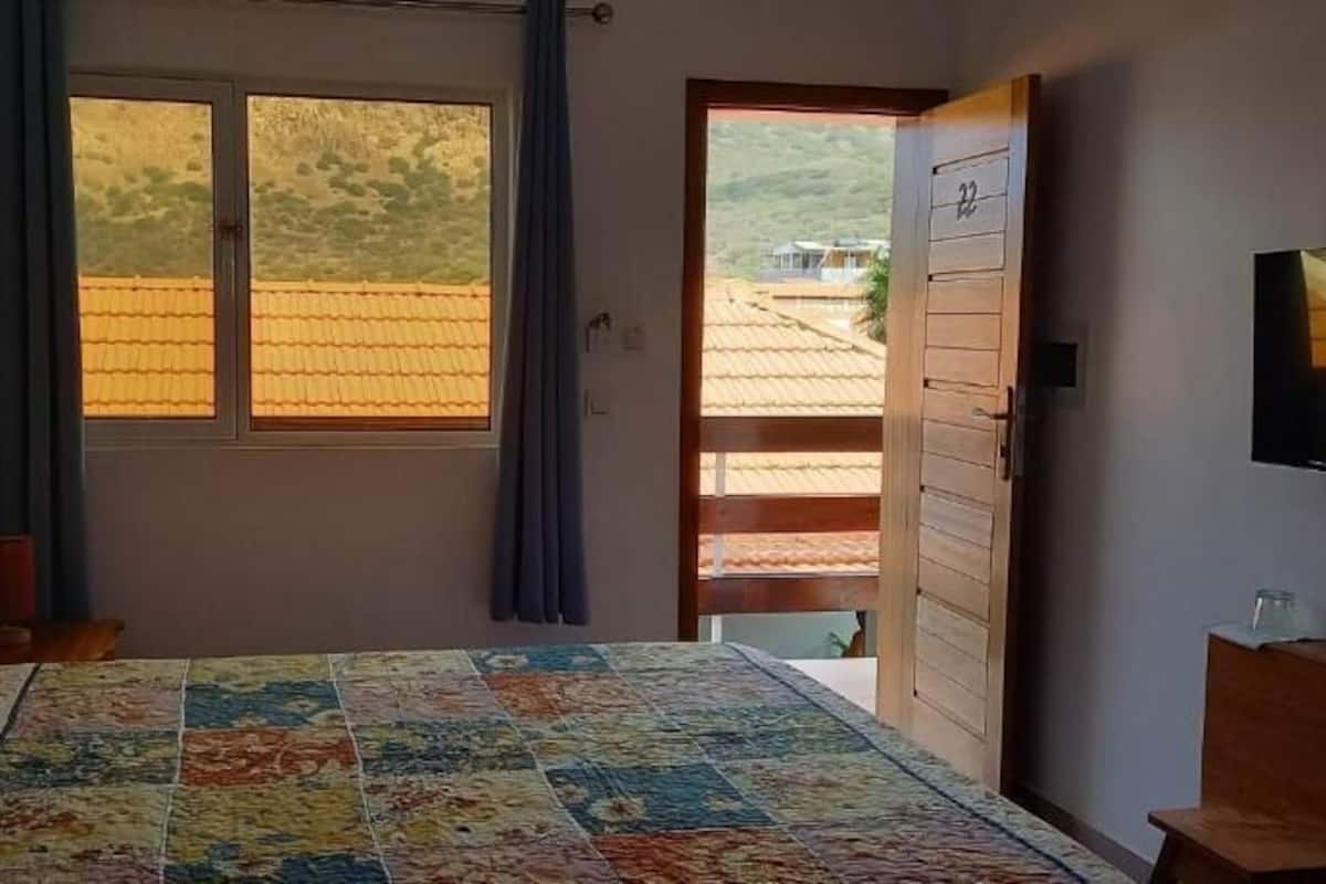 Double Room, Courtyard View | 1 bedroom, minibar, in-room safe, iron/ironing board