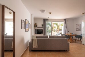 Deluxe Apartment | Soundproofing, free WiFi, bed sheets - APARTAMENTOS TROPICALIA ALMUÑECAR (Almunecar)