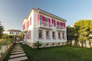 Exterior - Karaüzüm Hotel Bozcaada (Bozcaada)
