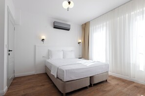 Literie de qualité supérieure, minibar, Wi-Fi gratuit, draps fournis