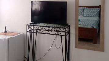 Phòng Tiêu chuẩn, quang cảnh một góc biển | 5 phòng ngủ, màn/rèm cản sáng, bàn ủi/dụng cụ ủi quần áo