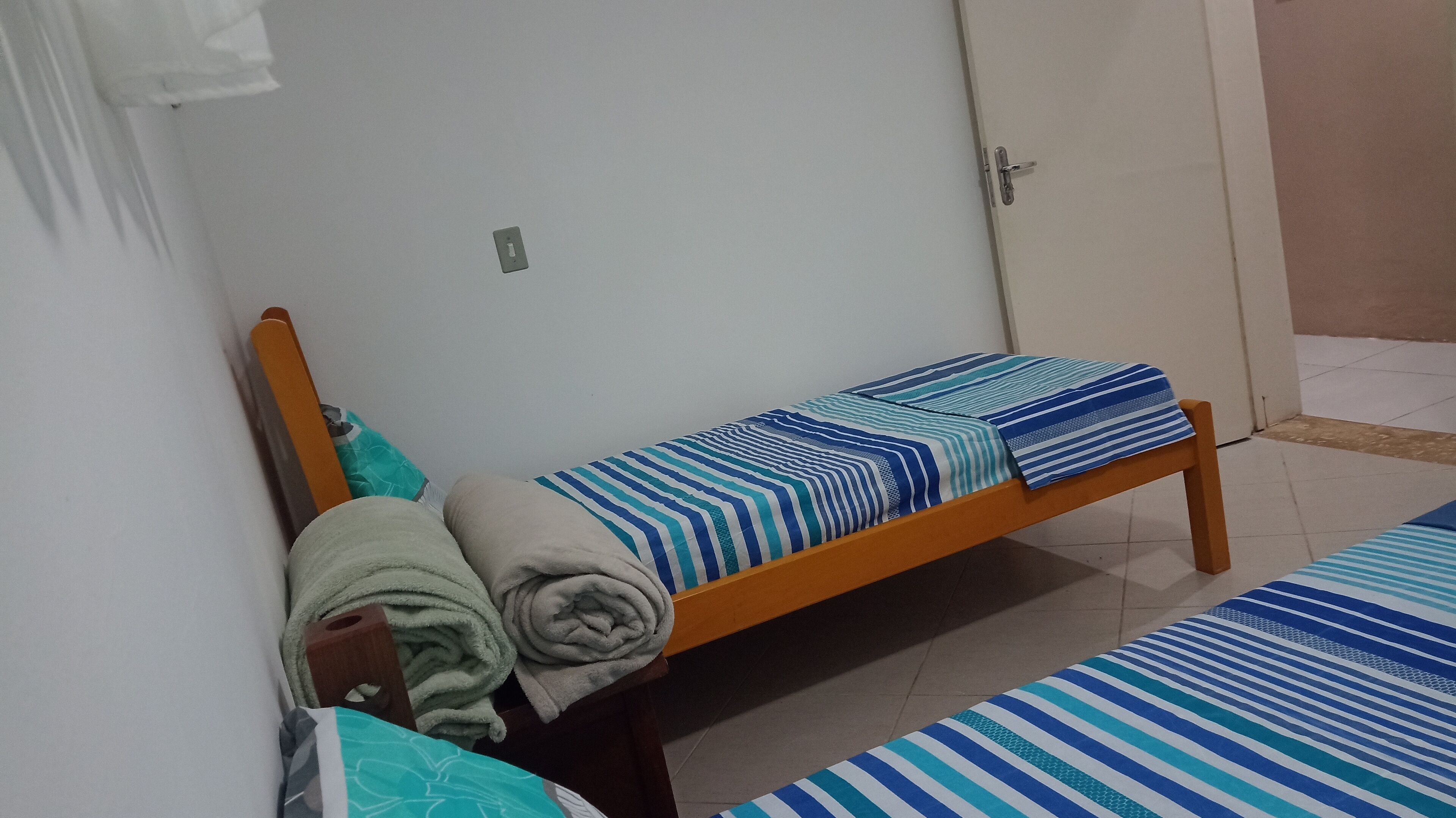 Basic Single Room | Blackout curtains, iron/ironing board, free WiFi