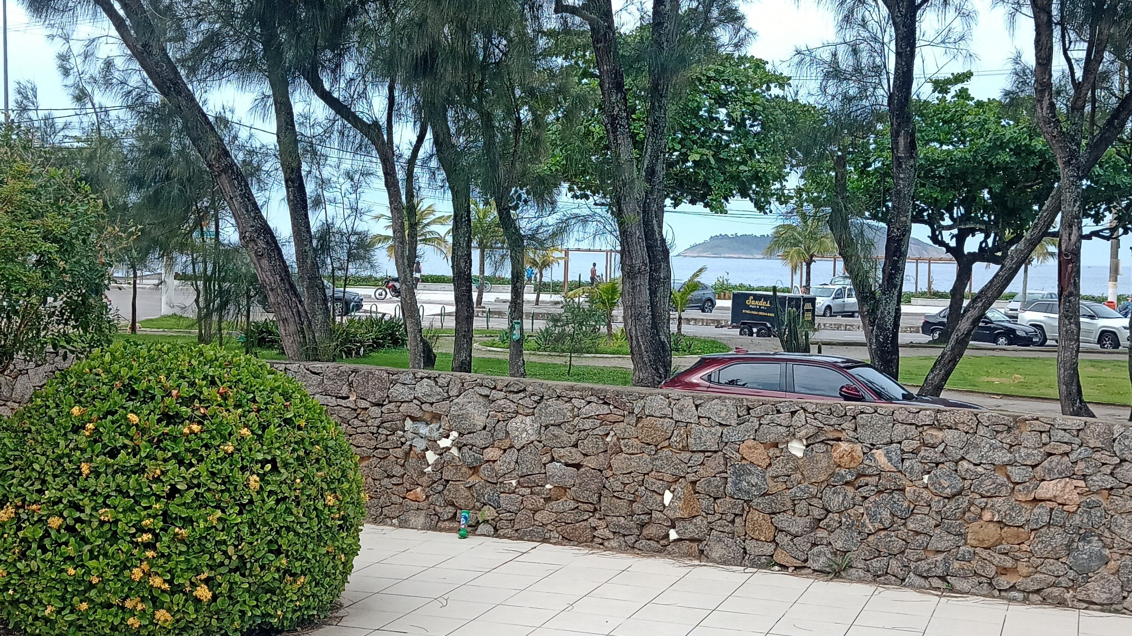 32-inch Smart TV with digital channels, Netflix, streaming services