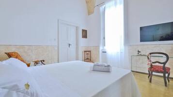 1 bedroom, in-room safe, blackout drapes, soundproofing