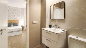 Bruser, hårtørrer, håndklæder