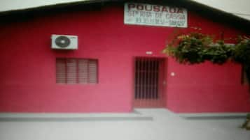 Fachada da propriedade