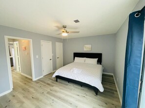 1 dormitori, planxa i posts de planxar, wifi i roba de llit 