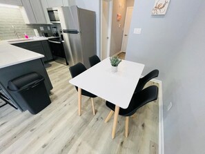 Dining - Sunny Getaway * 1BR condo close to the beach (C) (Myrtle Beach)