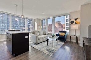 テレビ、書斎 / ワークスペース