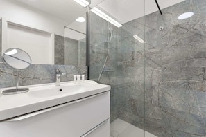Dusche, Haartrockner