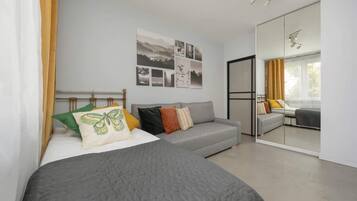 2 bedrooms, iron/ironing board, WiFi, bed sheets